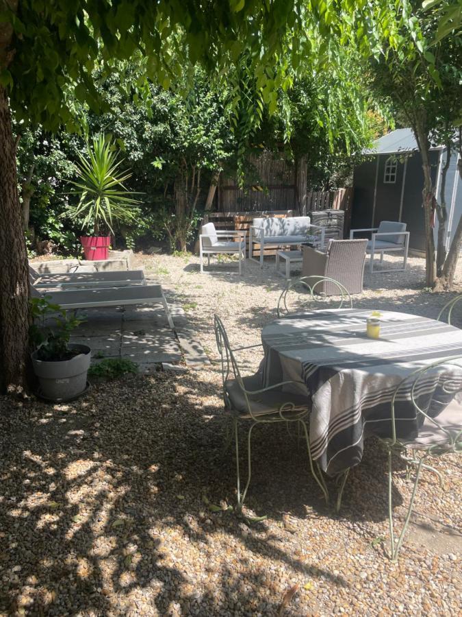 Appartement Avec Jardin En Ville LʼIsle-sur-la-Sorgue المظهر الخارجي الصورة