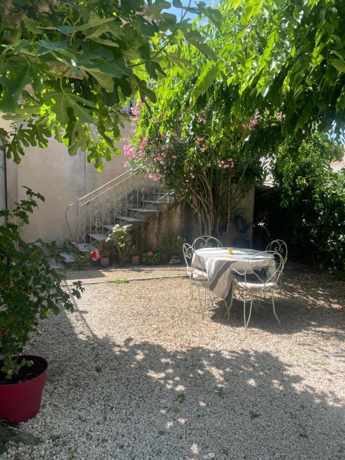 Appartement Avec Jardin En Ville LʼIsle-sur-la-Sorgue المظهر الخارجي الصورة